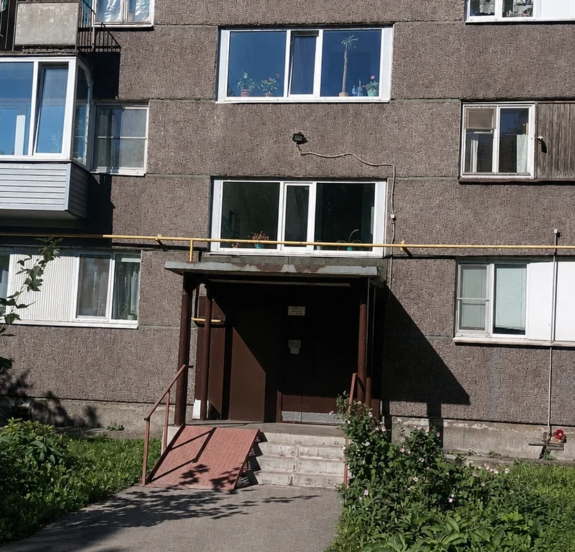 Ремонт входных групп дома по улице Вологодская, 34 — улица Вологодская, 34